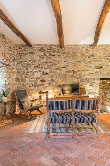 Apartment Medieval Stone Retreat With Views Stresa
